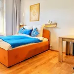 شقة Komfort-apartment Mit 3 Sz & Gemuetliches Wohnzimmer وبرتال