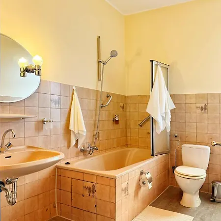 شقة Komfort-apartment Mit 3 Sz & Gemuetliches Wohnzimmer وبرتال