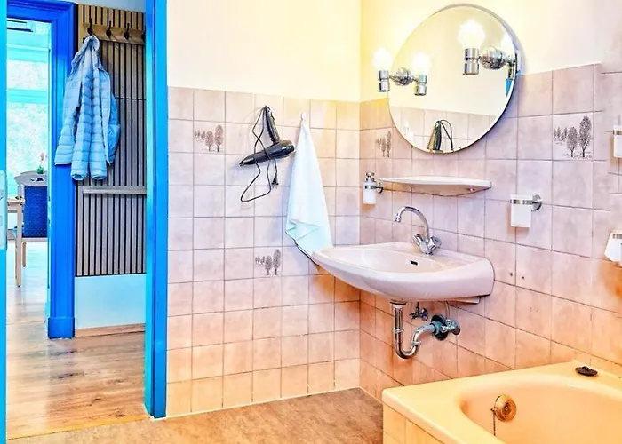 Komfort-apartment Mit 3 Sz & Gemuetliches Wohnzimmer Lejlighed Wuppertal